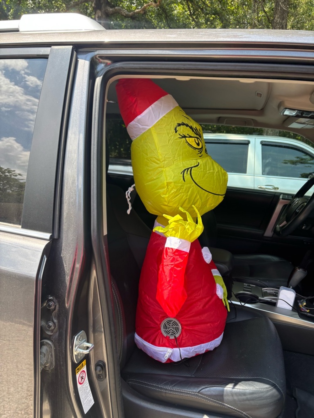 Dr Seuss The Grinch Car Buddy Airblown Inflatable 3 Foot Tall with Car Adaptor - Picture 11 of 14